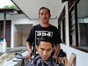 Siswandi, Tukar Cukur Yang Rutin Berikan Pelayanan Gratis Potong Rambut Bagi Lansia, Difabel, Hingga ODGJ