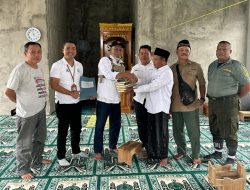 Sebanyak 17 Al Quran Dibagikan Perhutani KPH Banyuwangi Sebagai Bentuk TJSL di Bulan Ramadan