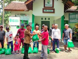 Menjelang Hari Jadi Perhutani Ke 64, Puluhan Sembako Disalurkan Kepada Mitra Kerja dan Pekerja di Lapangan